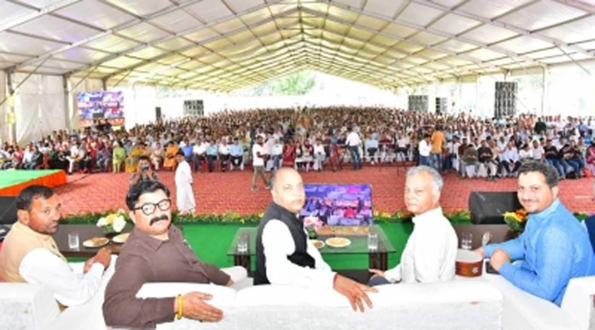 हिमाचल के मुख्यमंत्री ने शुरू की 125 यूनिट मुफ्त बिजली योजना हिमाचल के मुख्यमंत्री ने शुरू की 125 यूनिट मुफ्त बिजली योजना